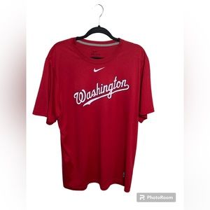 Washington Nationals Nike red short sleeve active tee. Large